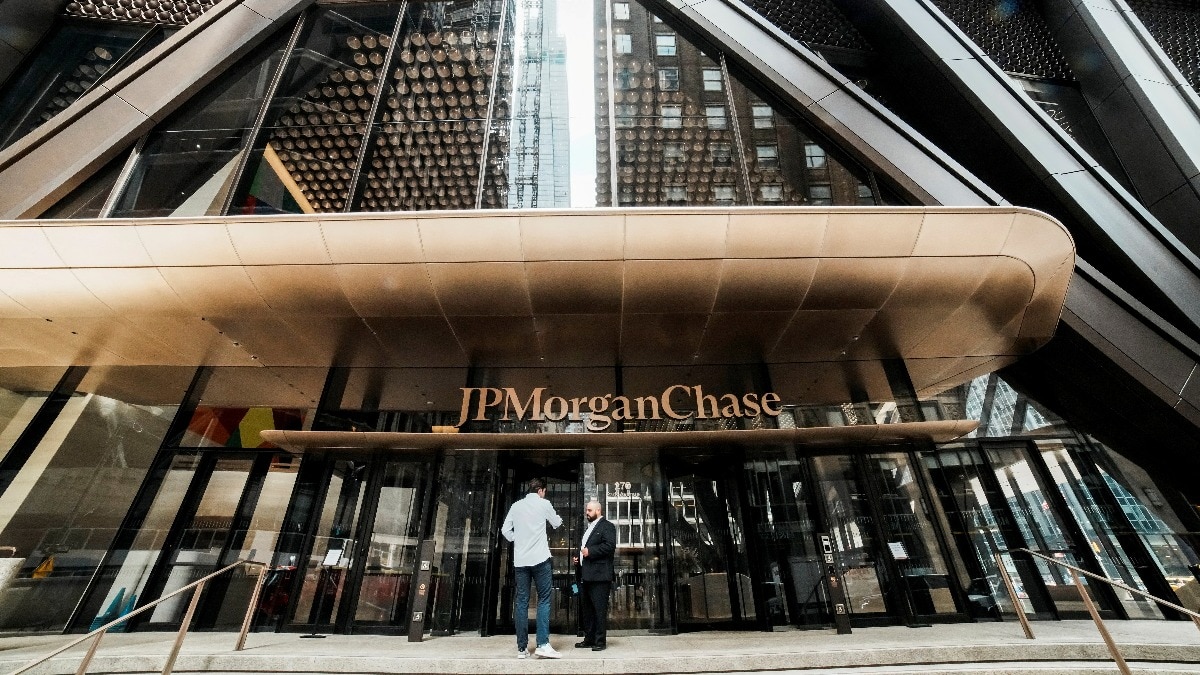 JPMorgan just posted record profit. How big is the world's biggest bank, really?