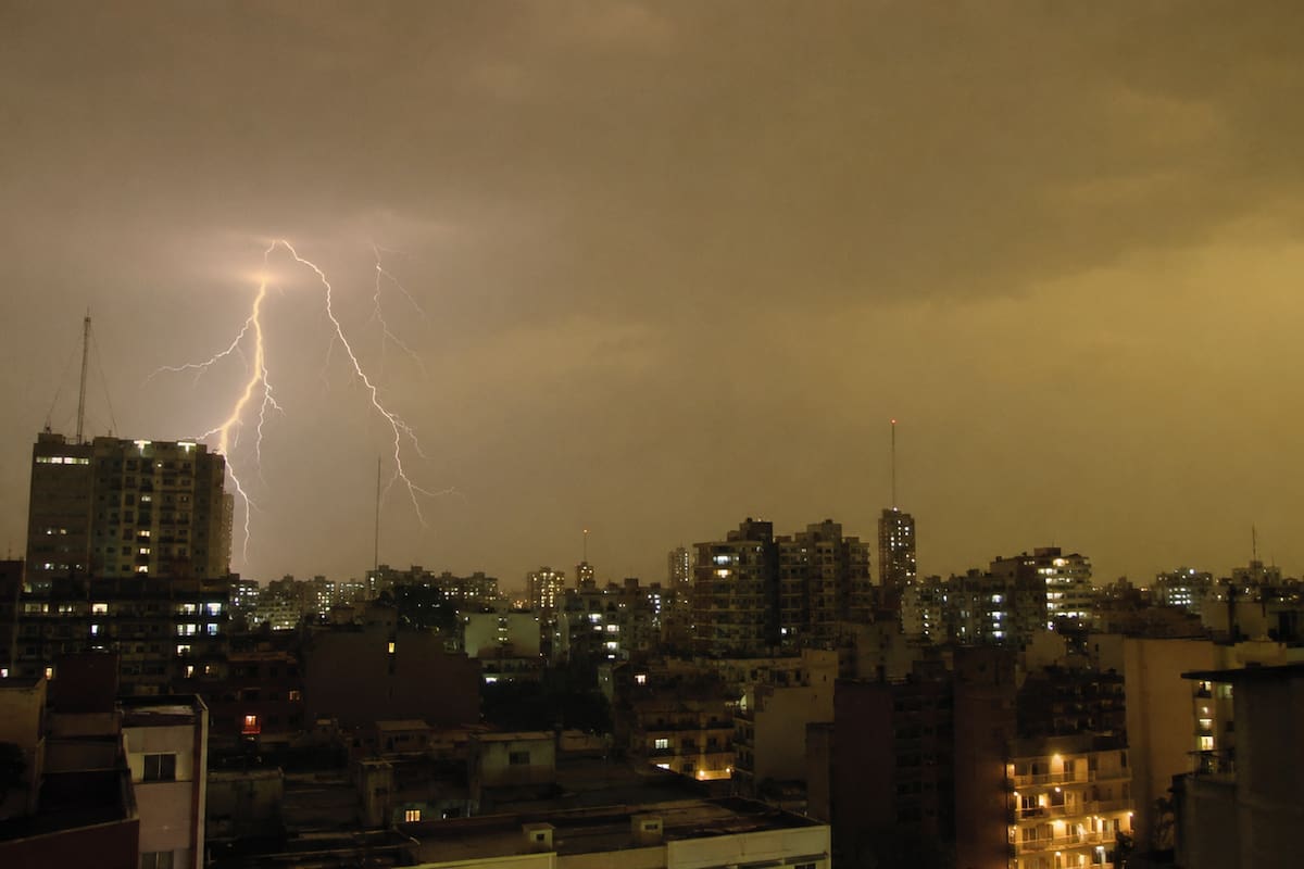Avanza El Niño con “fuertes impactos” por tormentas intensas, actividad eléctrica, granizo y ráfagas: las zonas afectadas