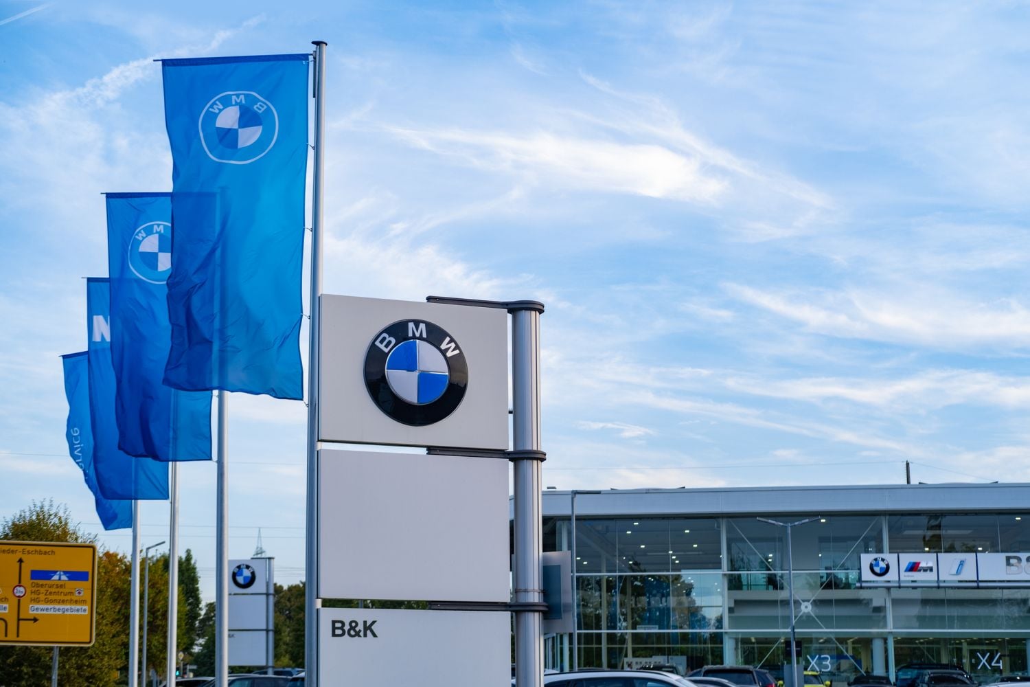 WATCH: Nearly R32k donated to BMW security guard after ‘bullying’ incident
