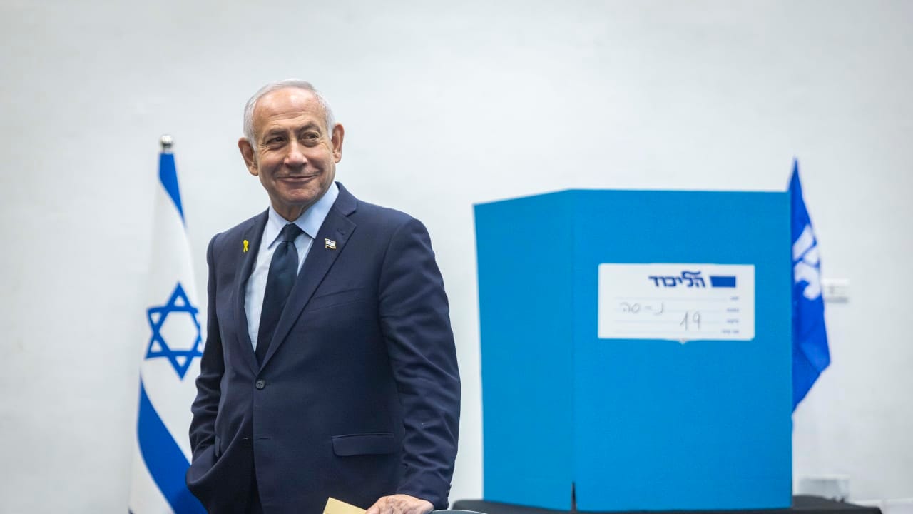 Likud loses ground as poll shows opposition gains, resistance to legislative blitz - poll