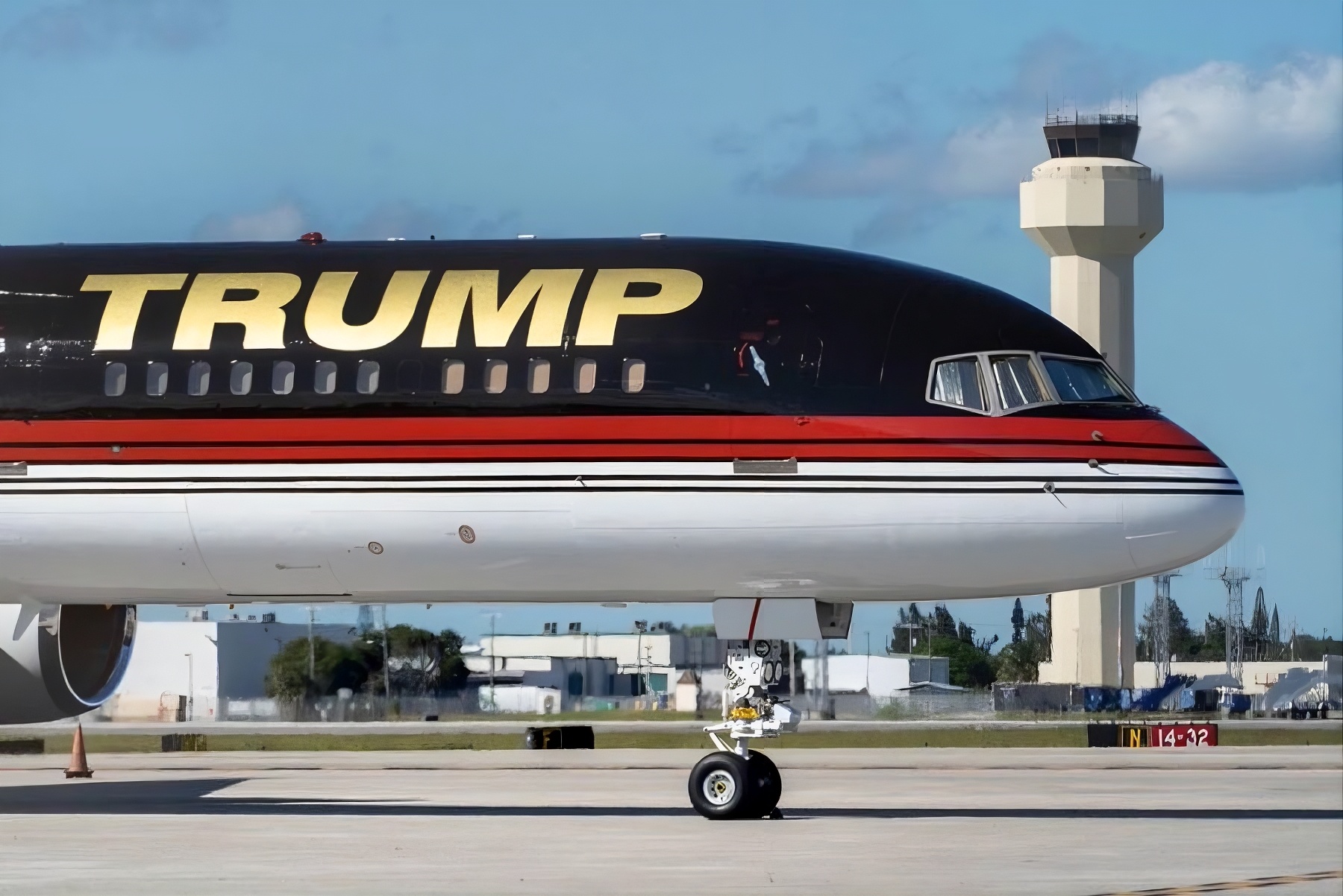 The Truth About The United Airlines ‘Donald Trump Airport’ Travel Waiver