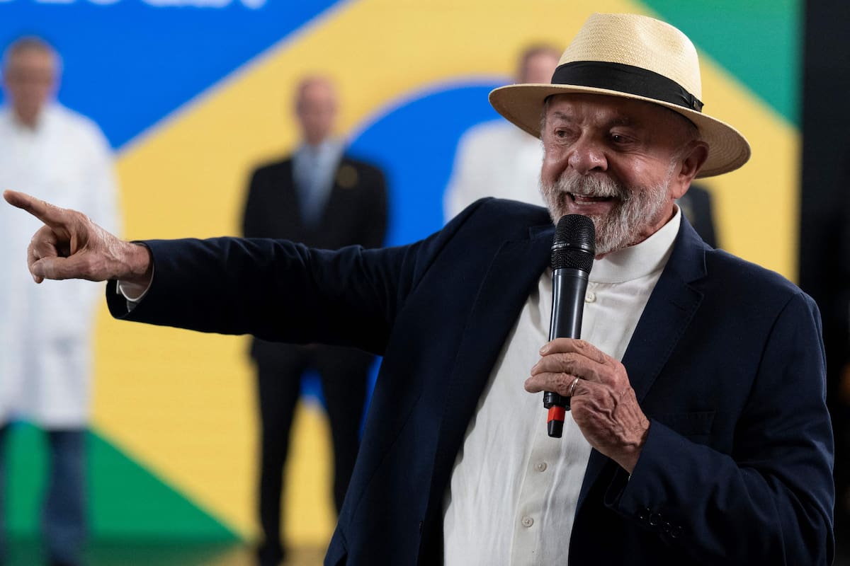 Lula recupera terreno impulsado por programas de alivio económico y el naufragio de la oposición