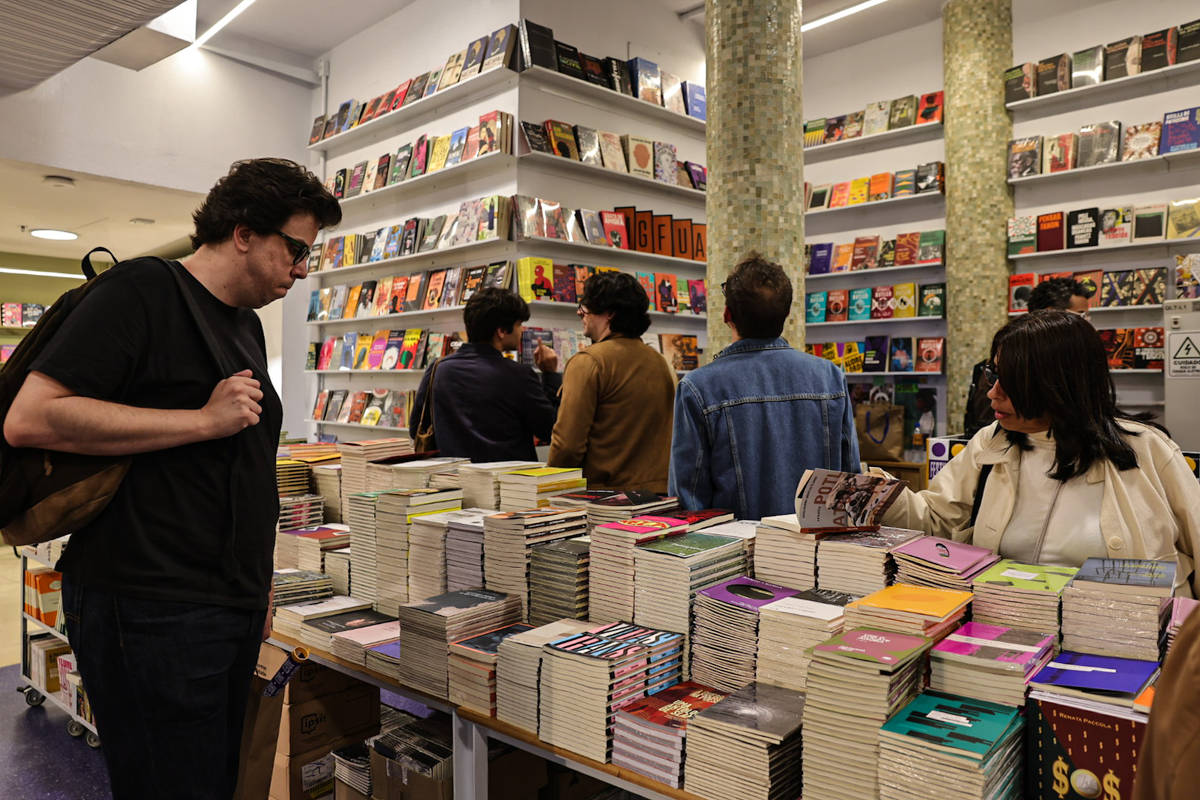 Compras p�blicas de livros ocultam informa��es essenciais aos autores