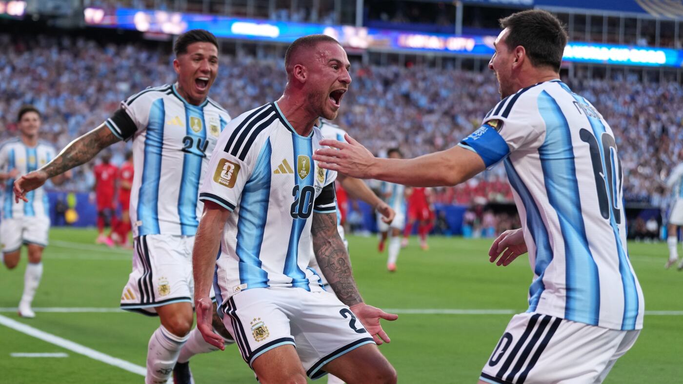 Alvarez’s Strike for Argentina Against Switzerland Named Goal of the Tournament