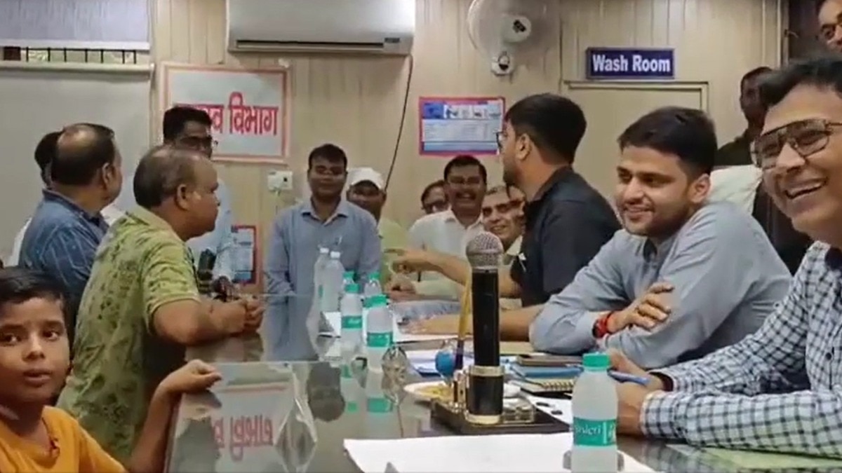 Unlock my home now: 13-year-old confronts District Magistrate, video goes viral