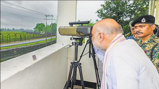 Amit Shah reviews border security in West Bengal, unveils three BSF projects