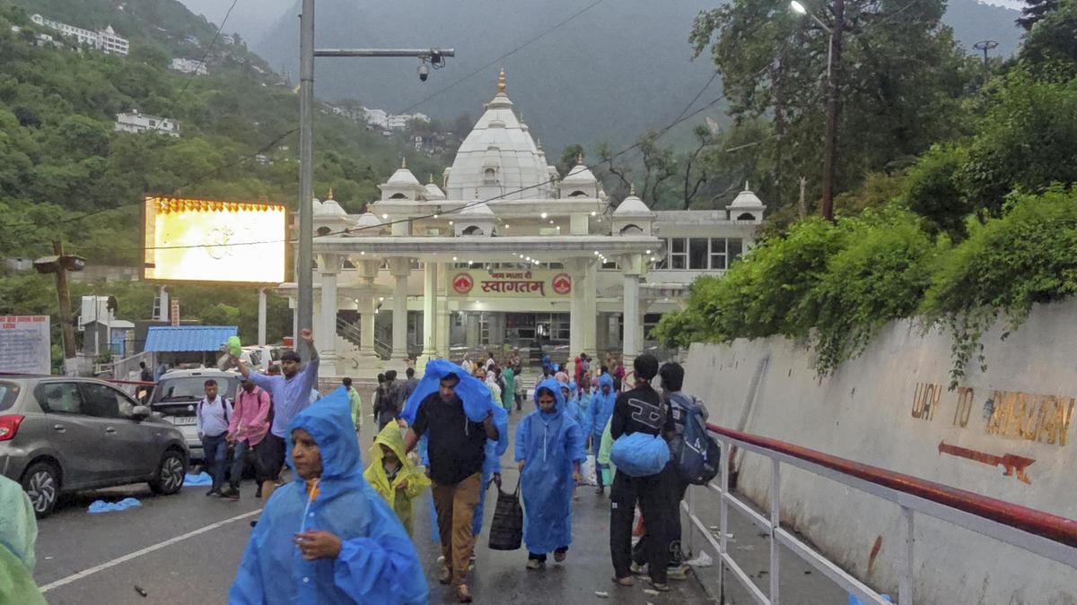 Jammu and Kashmir rains LIVE: Amarnath Yatra suspended as J&K braces for heavy rain