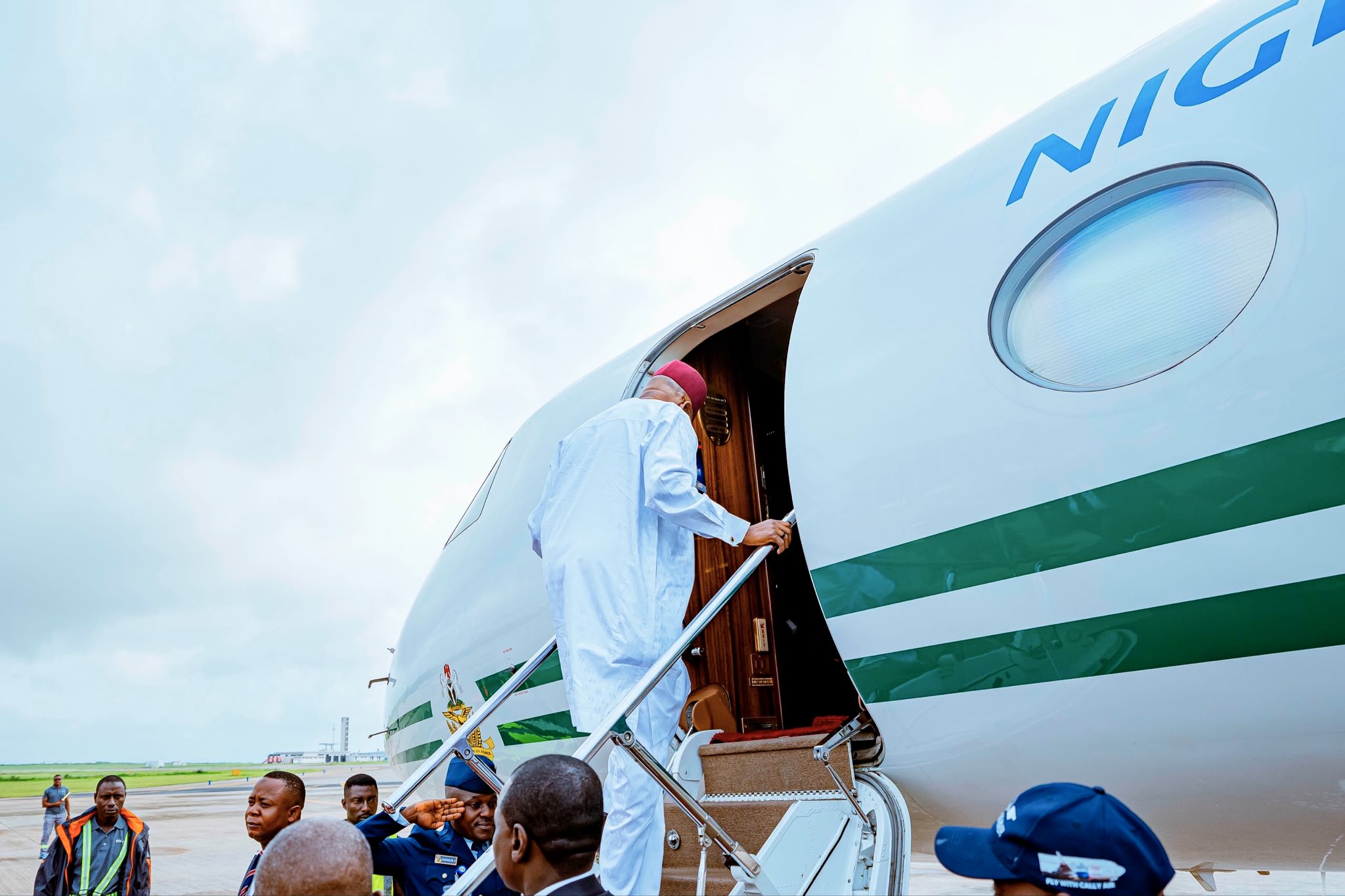 Shettima departs Abuja for ECOWAS Summit in Freetown