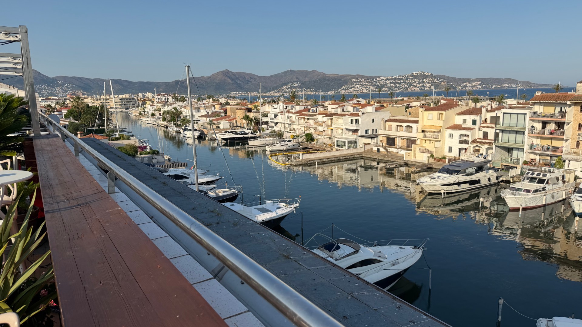 I visited the tapas of Spain with Miami Vice-style boats and Venice-like canals