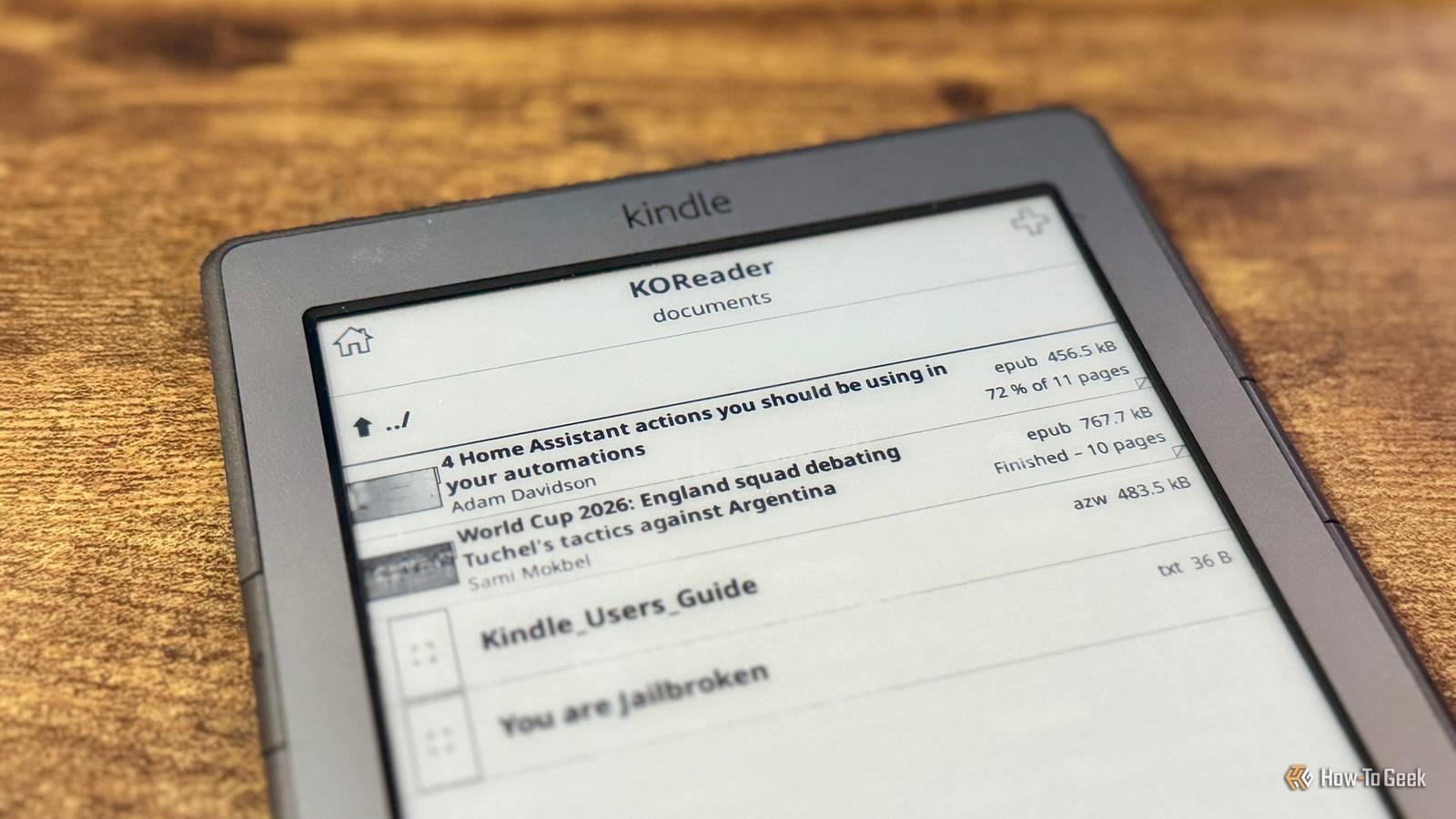I turned my old Kindle into a self-hosted Pocket replacement