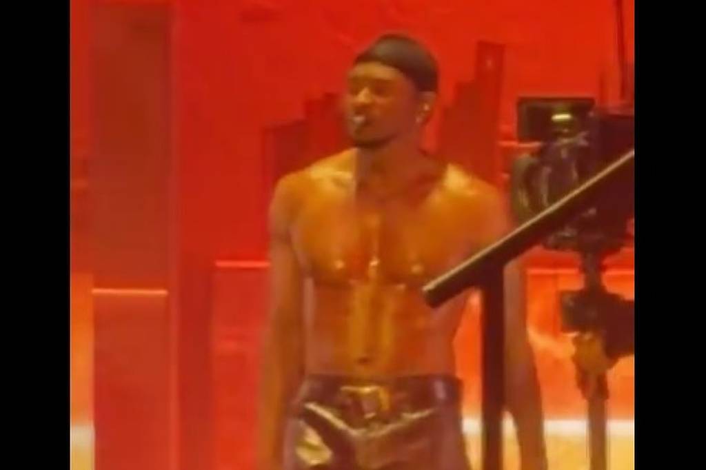 Usher surpreende ao abaixar as cal�as e mostrar demais em show; assista
