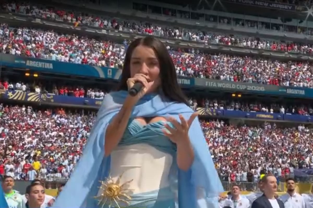 María Becerra cantó el Himno Nacional argentino en la final del Mundial 2026