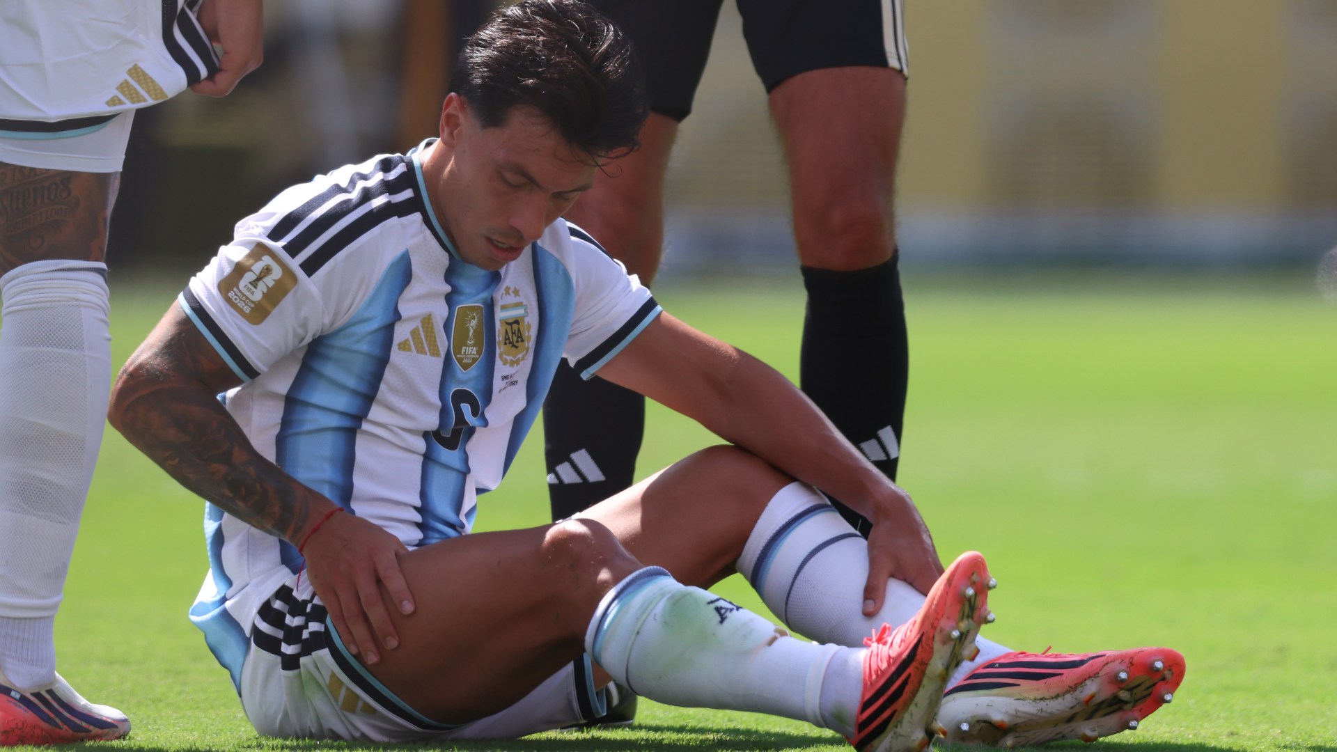 Huge Man Utd blow as heartbroken Lisandro Martinez forced off injured in World Cup final