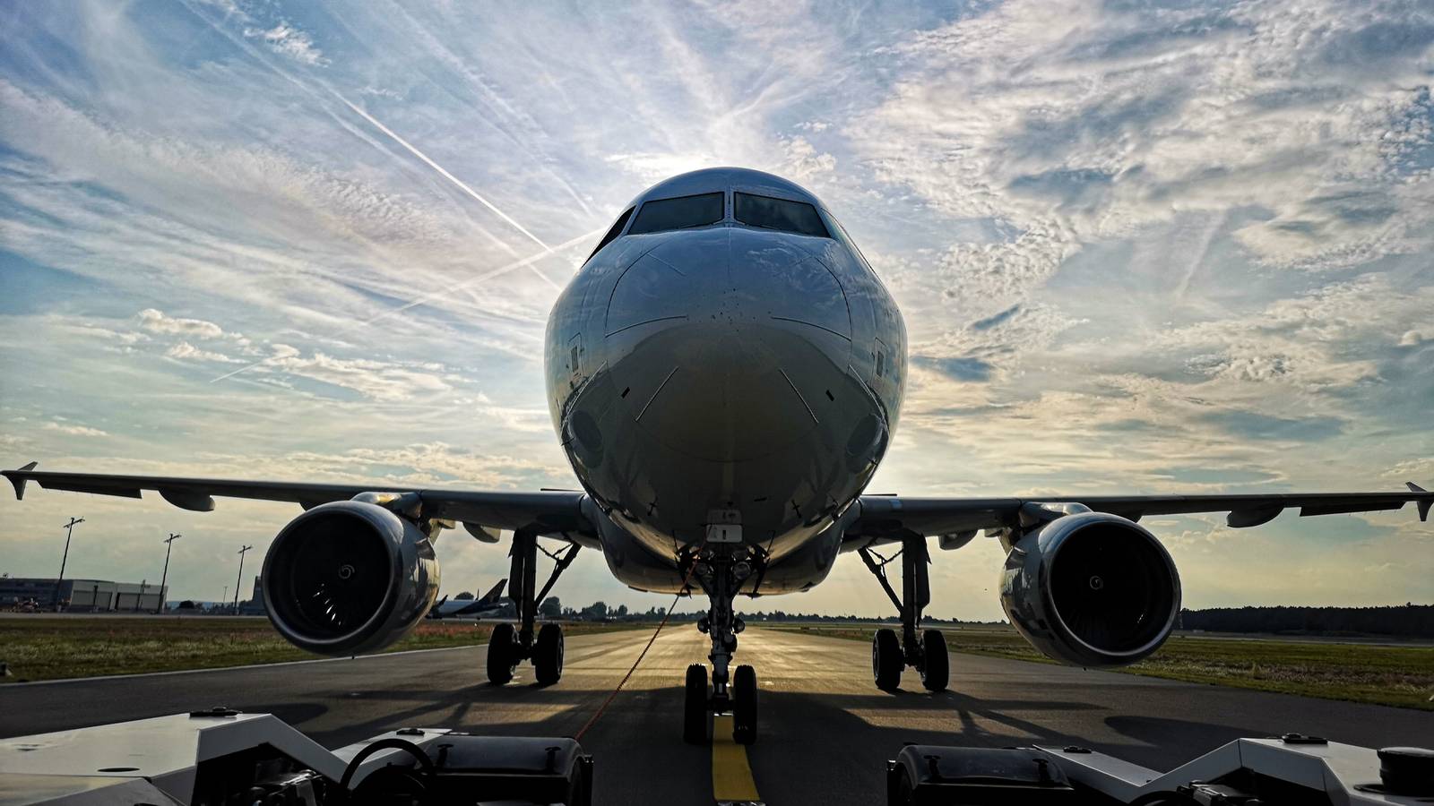 Why Airline Pilots Deliberately Shut Down An Airbus A320 Engine While Taxiing