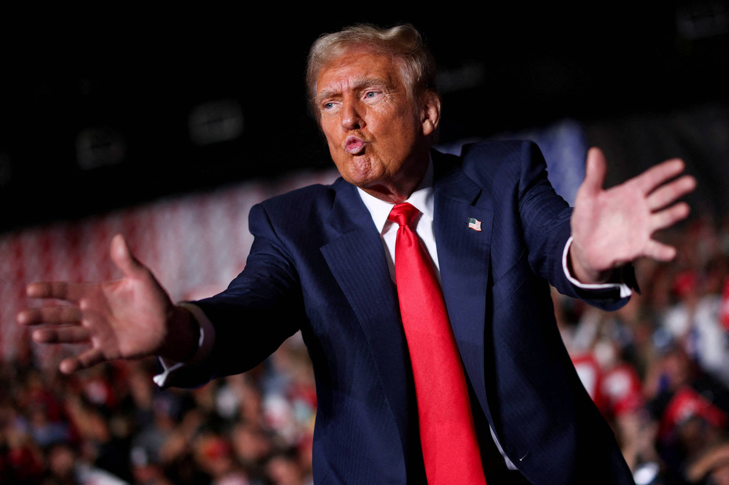 Americanos 'neutros' s�o grave amea�a � democracia, alerta estudo
