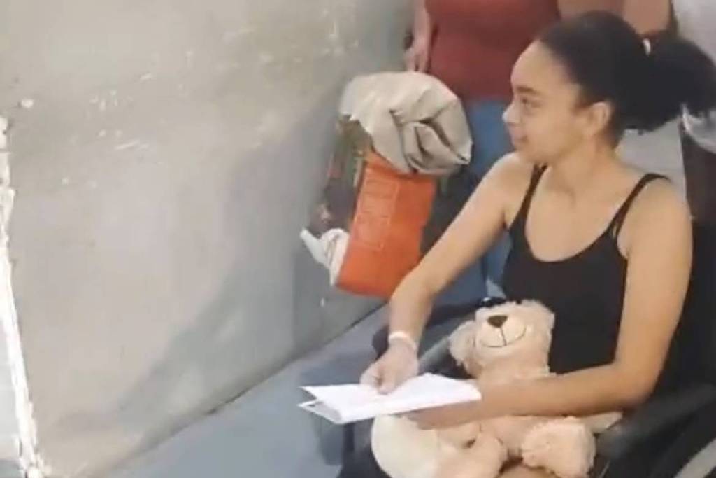 'N�o vou me entregar', diz jovem que perdeu perna em ataque de tubar�o no Recife