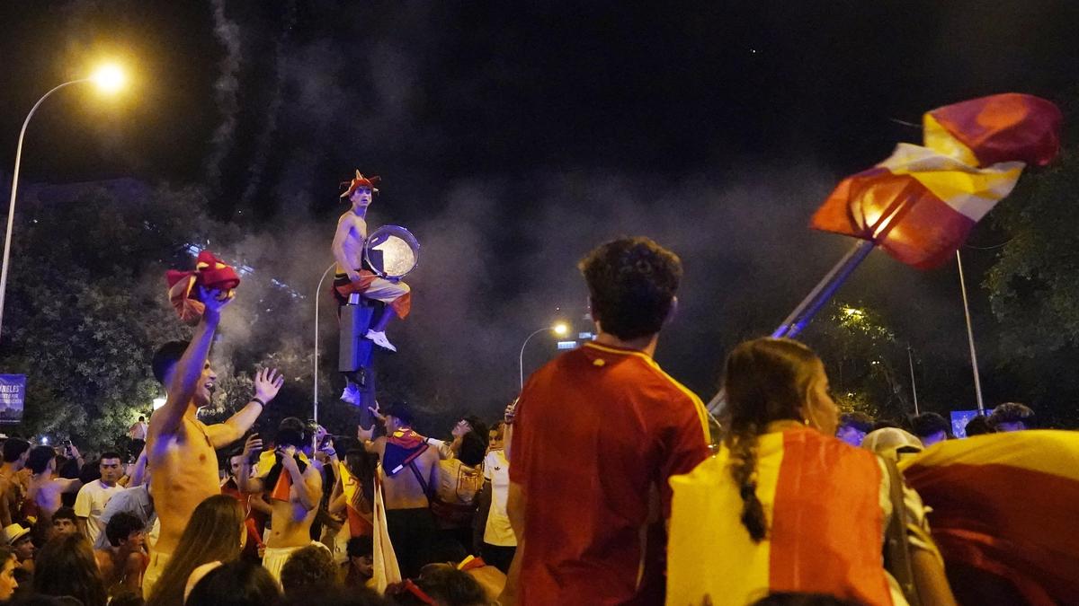 Ecstatic celebrations as Spaniards fete World Cup triumph