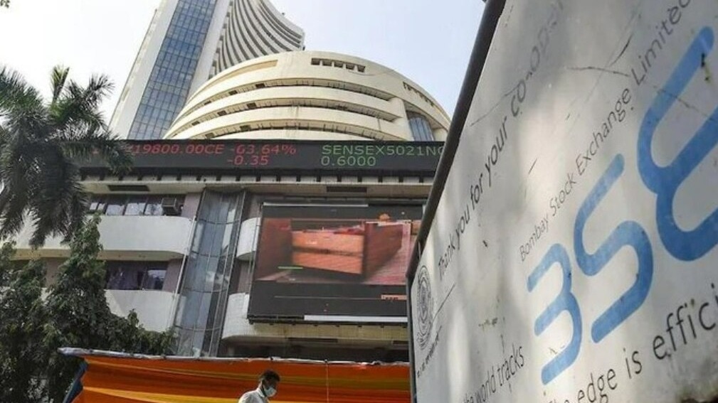 Sensex tumbles over 600 points: Why is the stock market falling today?
