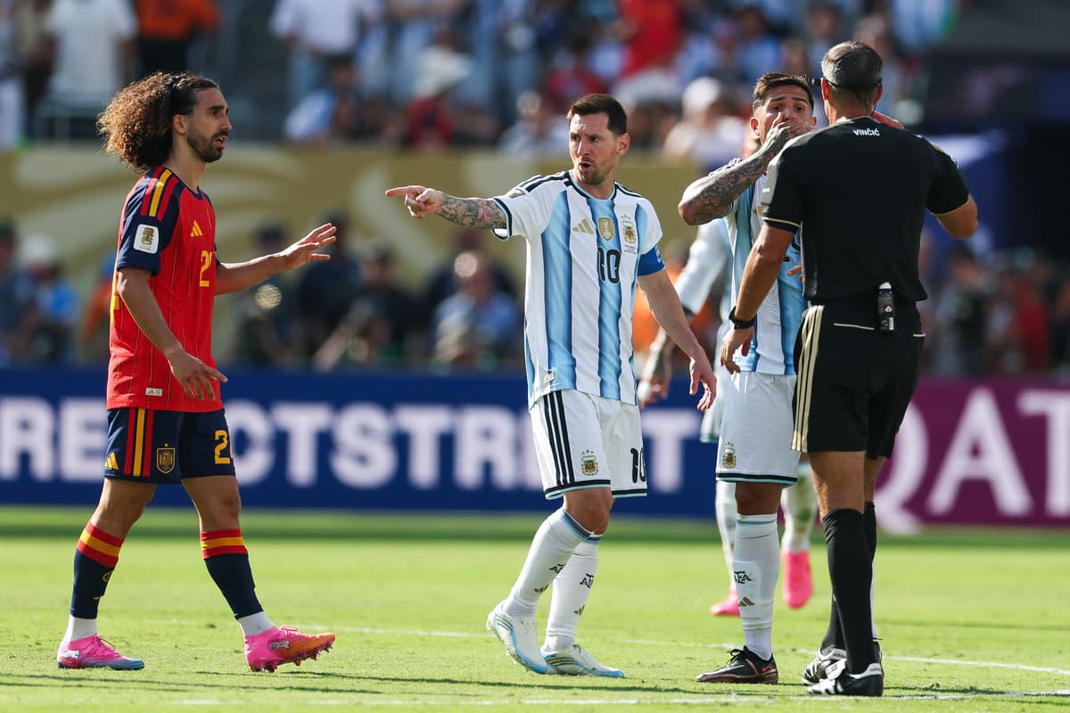 Lionel Messi branded a 'baby' after asking for Marc Cucurella to be sent off in World Cup final: 'Game's gone'