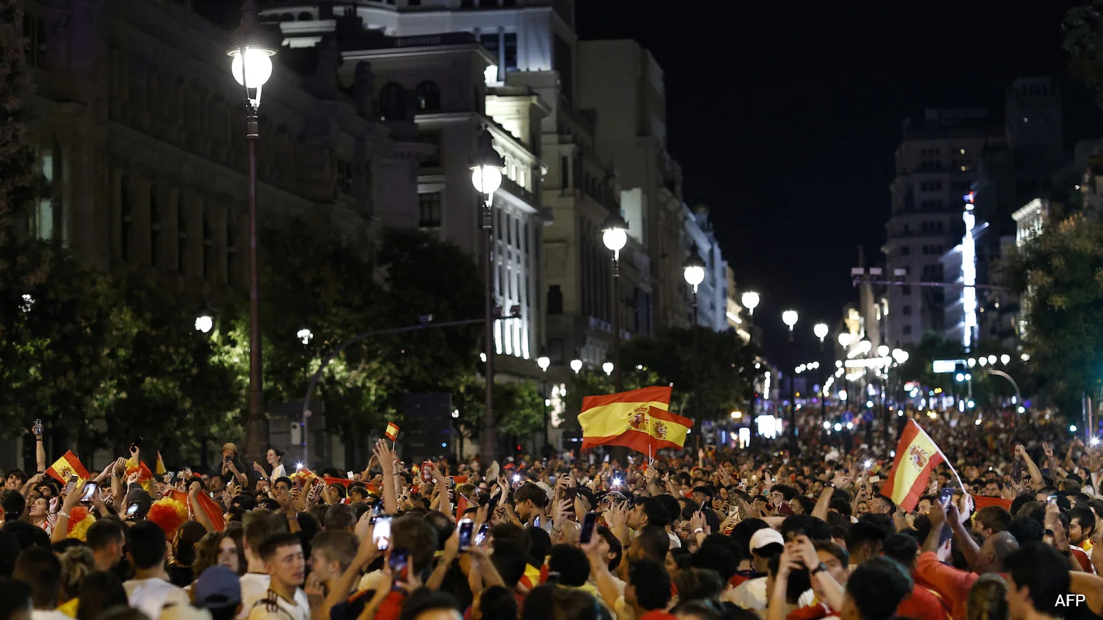 Spain's World Cup Win Celebrations Turn Trafic As Teen Dies In Fountain Collapse