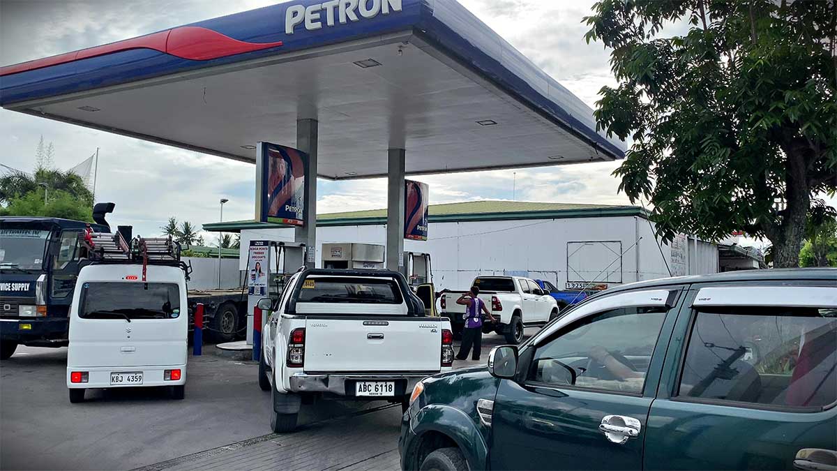 Big-time fuel price hike prompts South Cotabato drivers to tank up