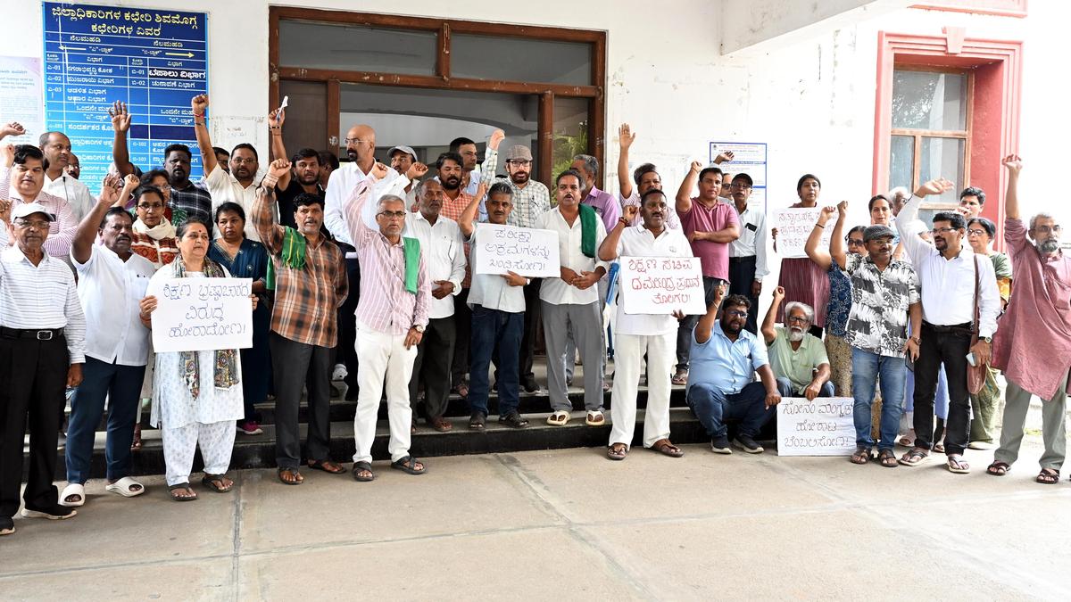 Progressive writers, activists of Shivamogga extend support to students, Wangchuk protesting in Delhi
