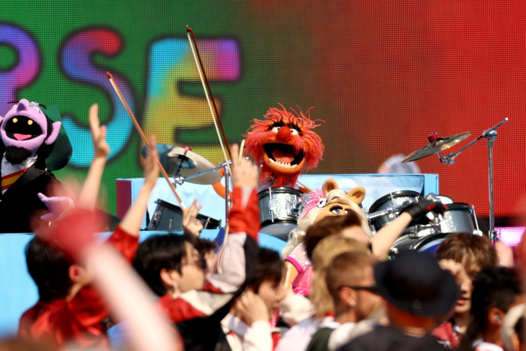 The World Cup Finals Halftime Show And The Post Malone Pre-Show Were Absurd