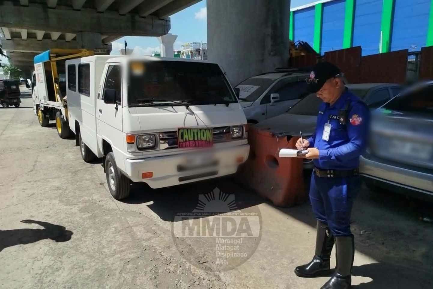 41 motorists fined, 10 vehicles towed as MMDA removes road obstructions
